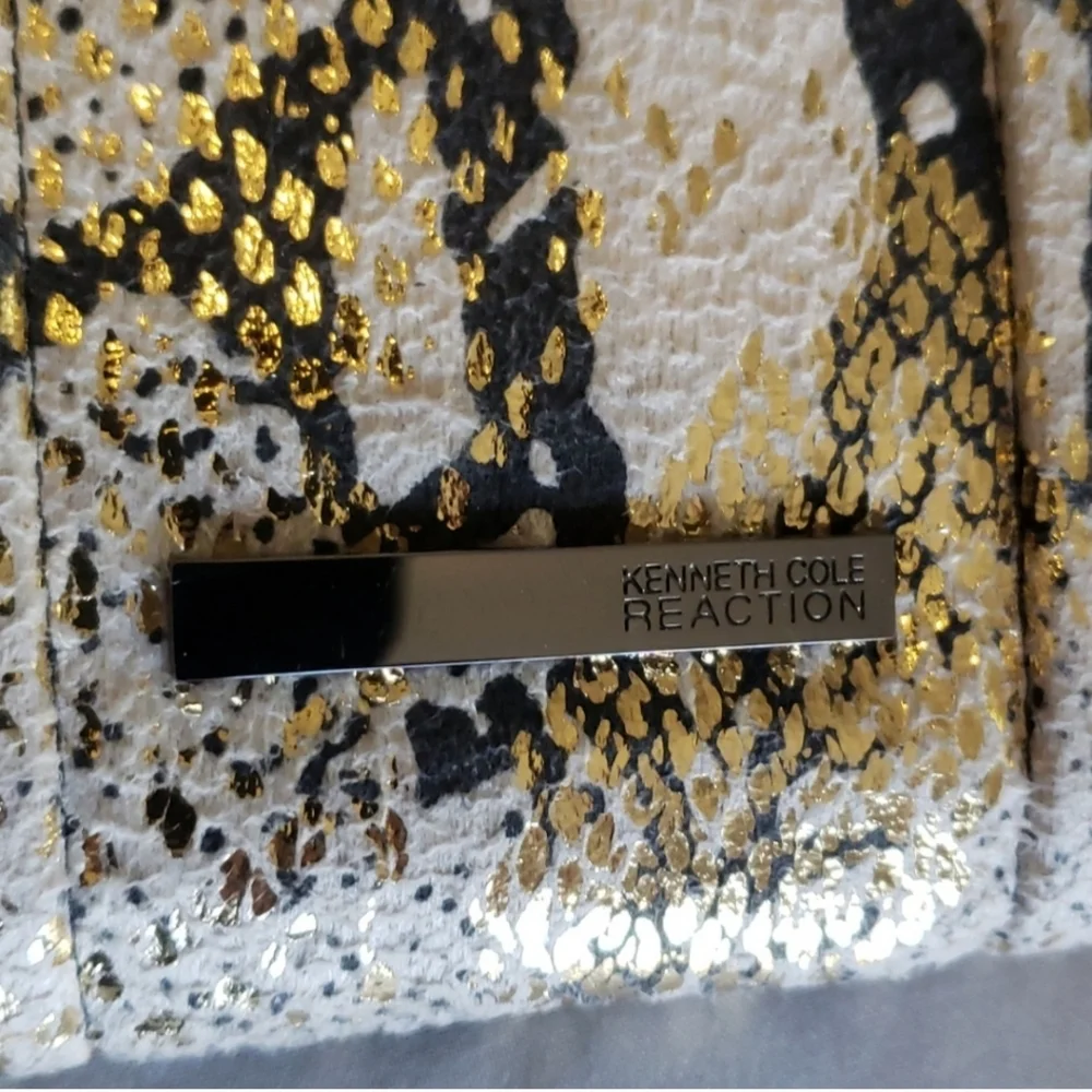 Kenneth Cole Reaction zippered waller gorgeous wallet-multi color - Picture 3 of 11